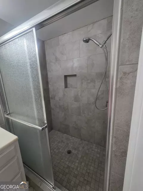 Bath - 1663 Alcovy Mountain Rd, Monroe, GA 30655 photo 3 of 8