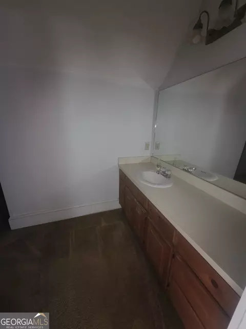 Bath - 1663 Alcovy Mountain Rd, Monroe, GA 30655 photo 6 of 8