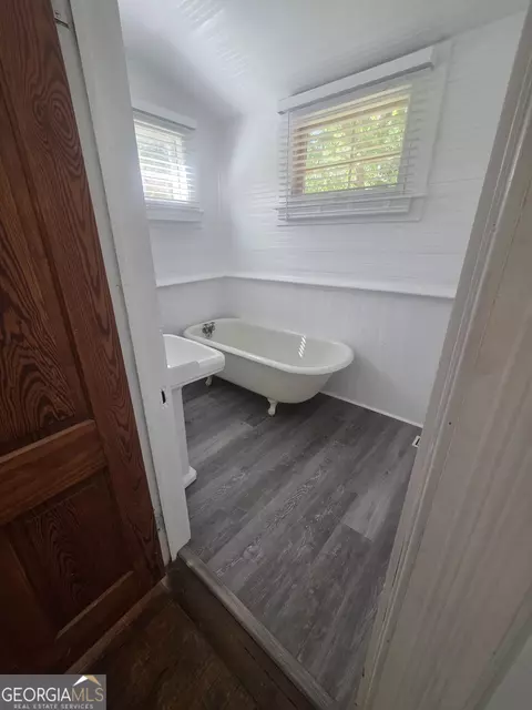 Bath - 1663 Alcovy Mountain Rd, Monroe, GA 30655 photo 4 of 8