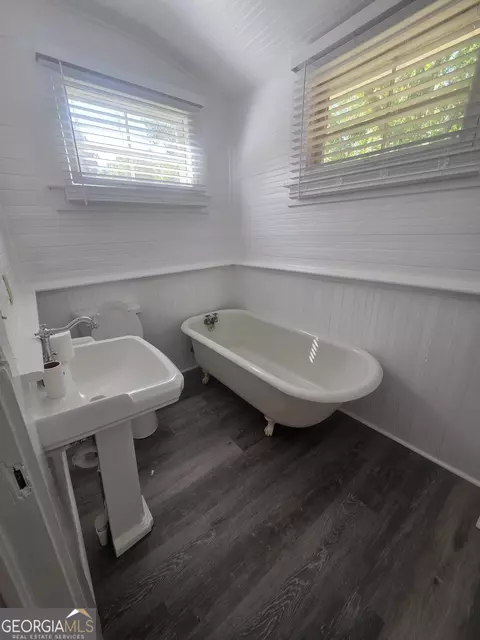Bath - 1663 Alcovy Mountain Rd, Monroe, GA 30655 photo 5 of 8
