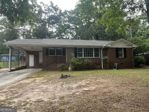 1314 Greenview Dr, Griffin, GA 30224