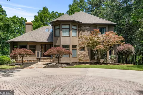 6525 Cox Dr, Flowery Branch, GA 30542