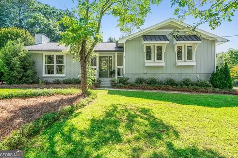 611 Highview Dr SE, Smyrna, GA 30082