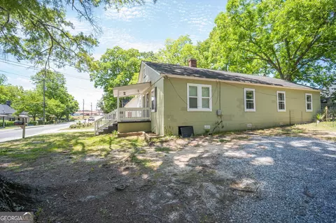 90 Martin Luther King Jr Dr, Winder, GA 30680