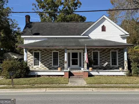 219 N College St, Pembroke, GA 31321