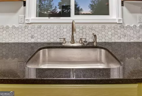 Kitchen - 134 Mitchell Farm Rd, Colbert, GA 30628 photo 3 of 6