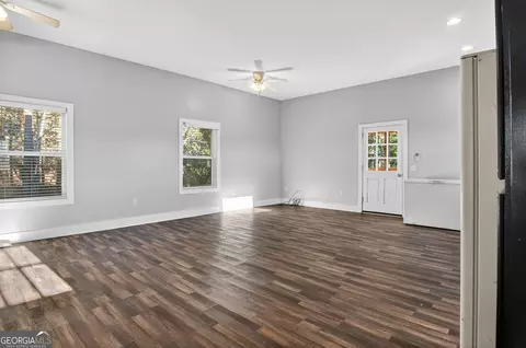 Living - 134 Mitchell Farm Rd, Colbert, GA 30628 photo 4 of 4