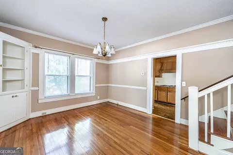 Living - 809 E 2nd Ave SW, Rome, GA 30161 photo 4 of 5