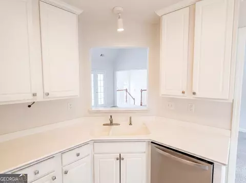 Kitchen - 1192 Eagles Pass, Mcdonough, GA 30253 photo 4 of 4