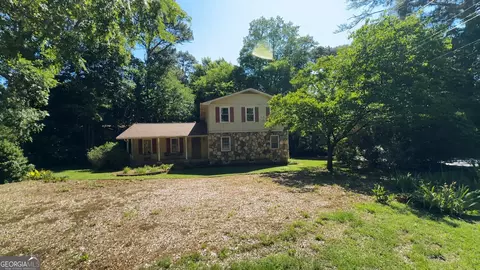 748 Glen Cir, Lawrenceville, GA 30044
