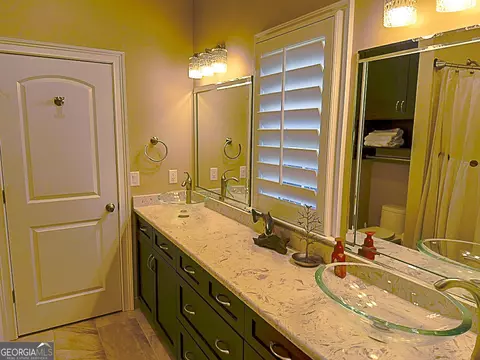 Bath - 519 Thompson Level Rd, Lyons, GA 30436 photo 12 of 12