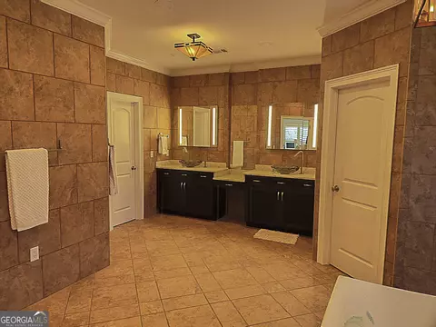 Bath - 519 Thompson Level Rd, Lyons, GA 30436 photo 7 of 12