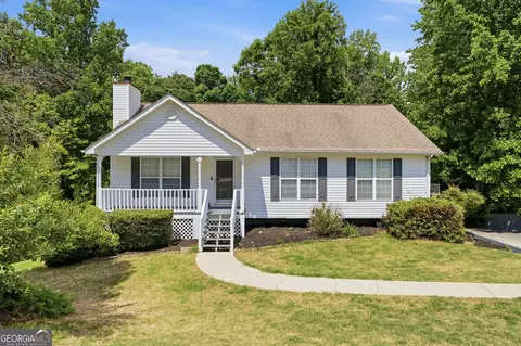 4098 Parks Rd, Flowery Branch, GA 30542