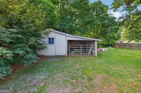 Exterior - 178 Hamilton Ave, Winder, GA 30680 photo 5 of 9