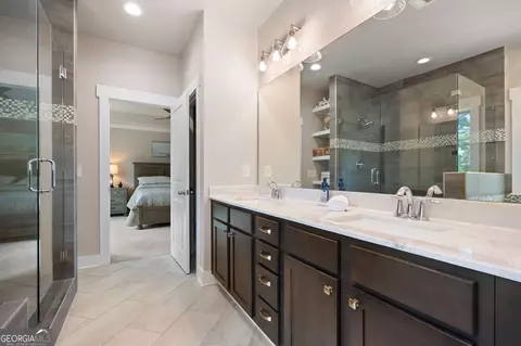 Bath - 413 Ridgeway Ln, Canton, GA 30114 photo 5 of 7