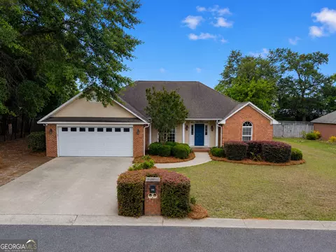 300 Oak Pointe Dr, Dublin, GA 31021