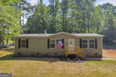 220 Trout Dr, Lavonia, GA 30553