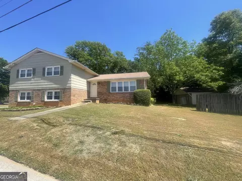 6070 N Lee St, Morrow, GA 30260
