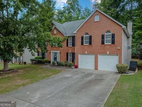 6042 Fairington Farms Ln, Lithonia, GA 30038