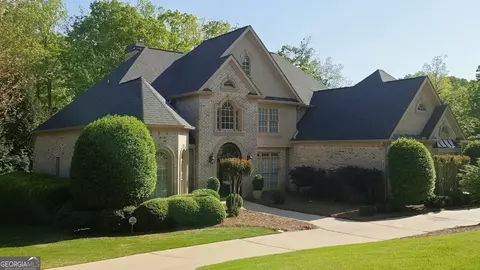 5359 Point South Dr, Gainesville, GA 30504