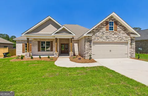 212 Golden Chestnut Bnd, Bonaire, GA 31005