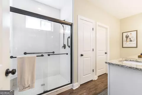 Bath - 609 Live Oak Way, Dublin, GA 31021 photo 1 of 3
