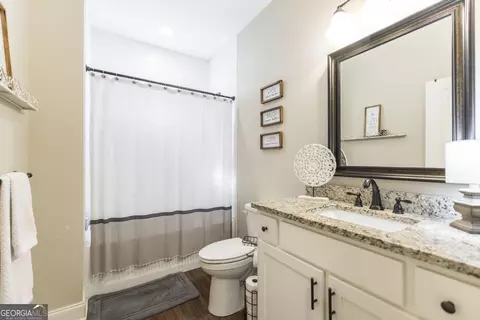 Bath - 609 Live Oak Way, Dublin, GA 31021 photo 3 of 3