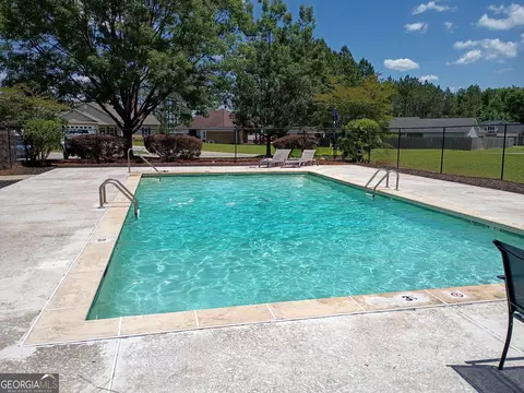 Exterior - 609 Live Oak Way, Dublin, GA 31021 photo 9 of 10