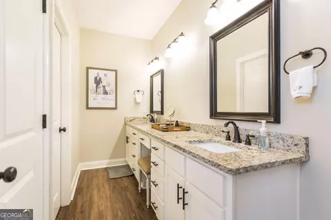 Bath - 609 Live Oak Way, Dublin, GA 31021 photo 2 of 3