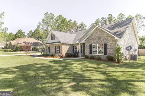 Exterior - 609 Live Oak Way, Dublin, GA 31021 photo 3 of 10