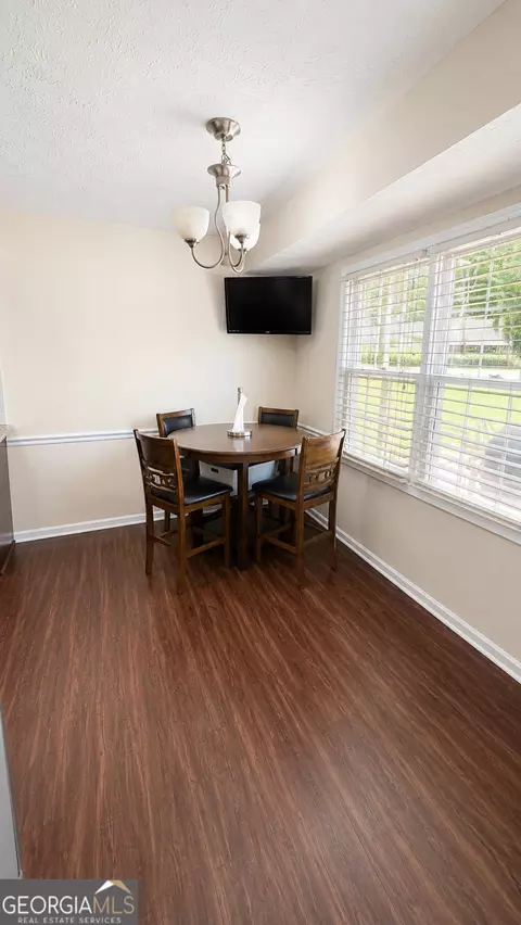 Dining - 1054 Glass Bridge Rd, Lagrange, GA 30240 photo 2 of 2