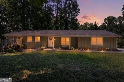 1117 Mandalay Ct SW, Lilburn, GA 30047