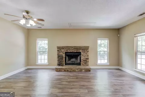 Living - 165 John Sharp Rd, Colbert, GA 30628 photo 1 of 1