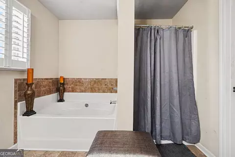 Bath - 108 Truman Ct, Jackson, GA 30233 photo 1 of 2