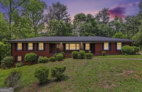 14 N Poplar St, Fairburn, GA 30213