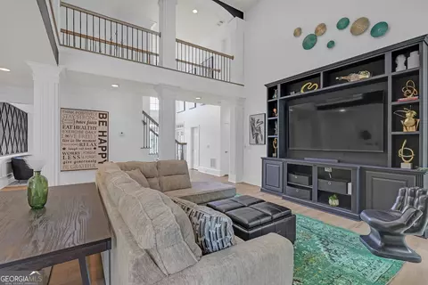 Living - 2720 Heritage Bend Ct, Grayson, GA 30017 photo 1 of 2