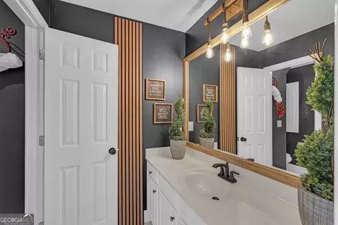Bath - 2720 Heritage Bend Ct, Grayson, GA 30017 photo 10 of 11