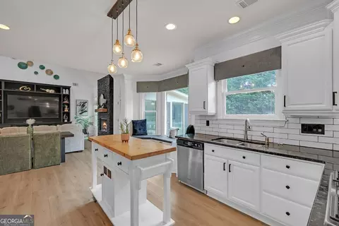 Kitchen - 2720 Heritage Bend Ct, Grayson, GA 30017 photo 5 of 9