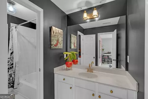 Bath - 2720 Heritage Bend Ct, Grayson, GA 30017 photo 7 of 11