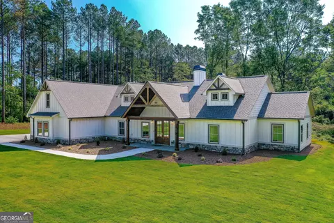 153 Riversong Rd, Carrollton, GA 30117