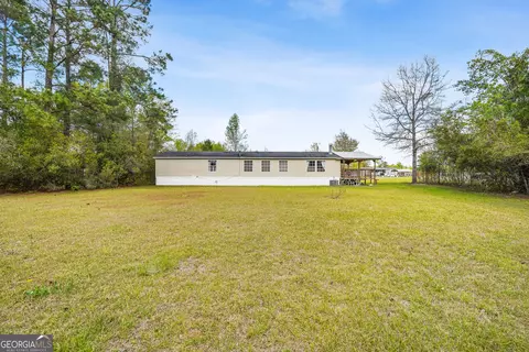 1298 Lee Rd, Pembroke, GA 31321