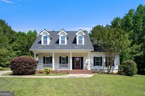 90 Carriage Ln, Senoia, GA 30276
