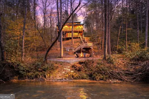 40 Graham Ct, Ellijay, GA 30540