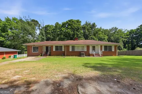 2068 River Rd, Ellenwood, GA 30294
