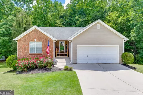 6211 Huntcliff Dr, Flowery Branch, GA 30542