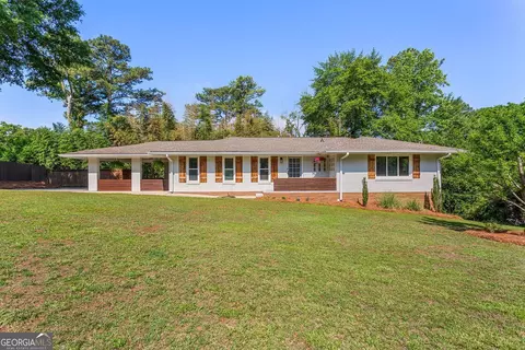 1613 Huntington Dr, Marietta, GA 30066