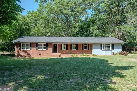 765 Glenn Carrie Rd, Hull, GA 30646