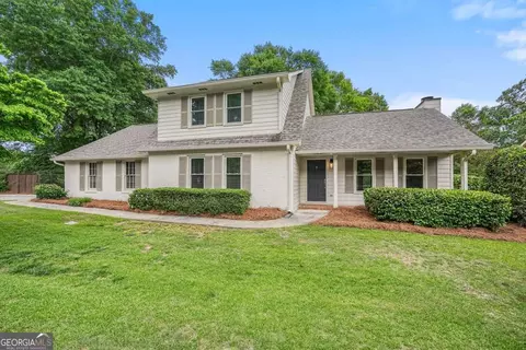2422 Stockton Dr, Marietta, GA 30066
