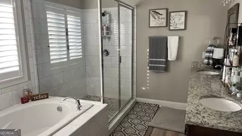 Bath - 19 Chatham Ct, Williamson, GA 30292 photo 2 of 4