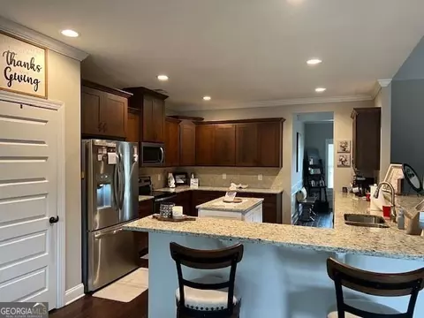 Kitchen - 19 Chatham Ct, Williamson, GA 30292 photo 5 of 8